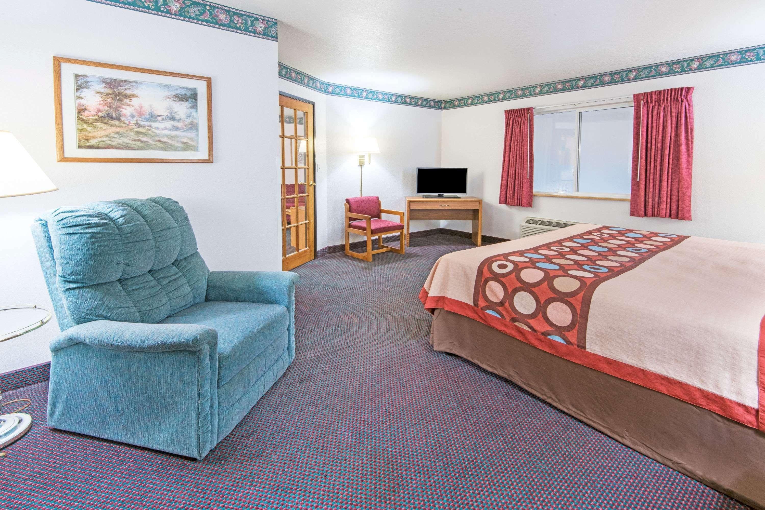 Super 8 By Wyndham Richfield Cleveland Exterior foto