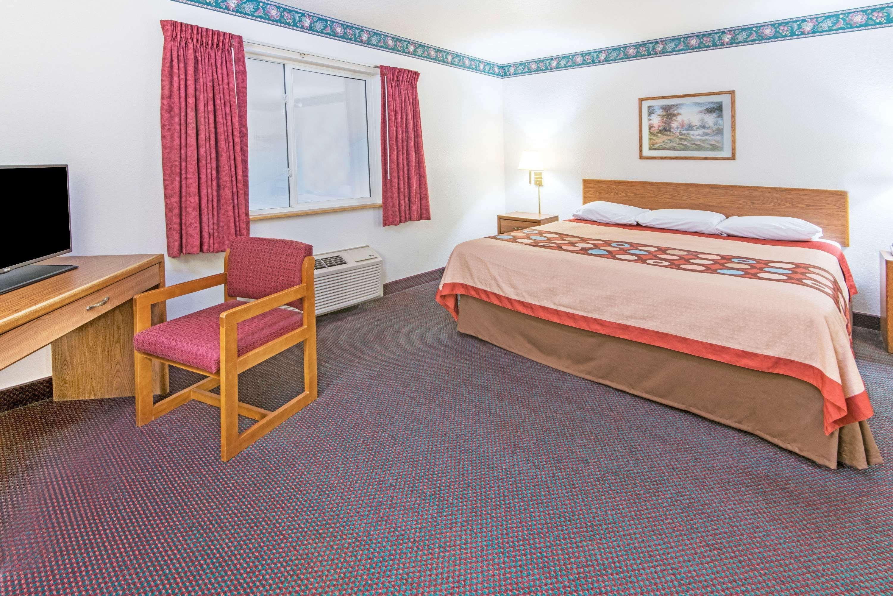 Super 8 By Wyndham Richfield Cleveland Exterior foto