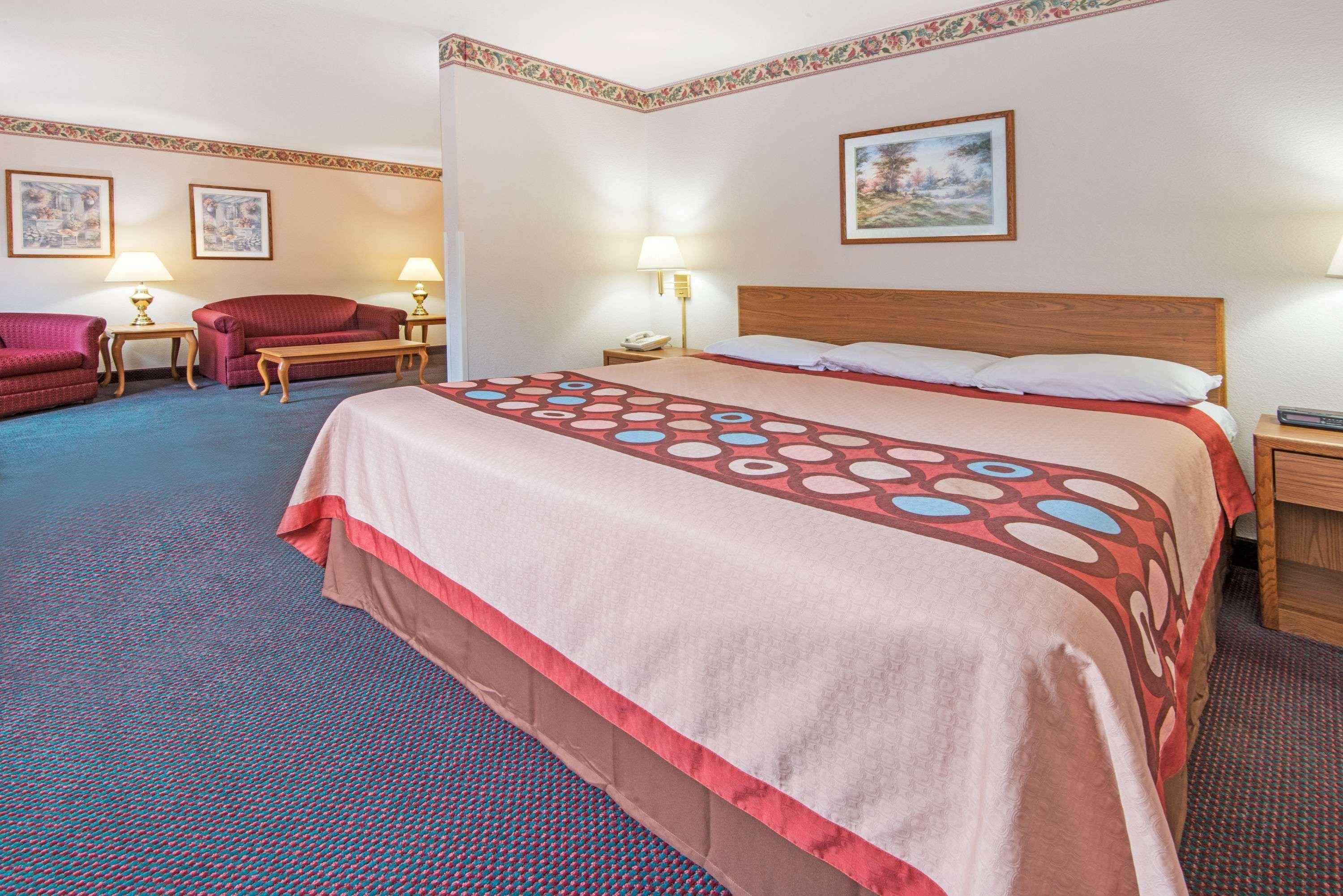 Super 8 By Wyndham Richfield Cleveland Exterior foto